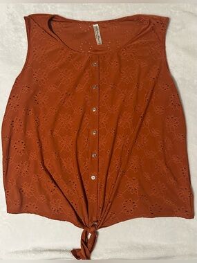 2x Sleeveless Eyelet Tie-Front Top - Rust
